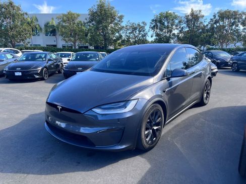 Used 2022 Tesla Model X image 1