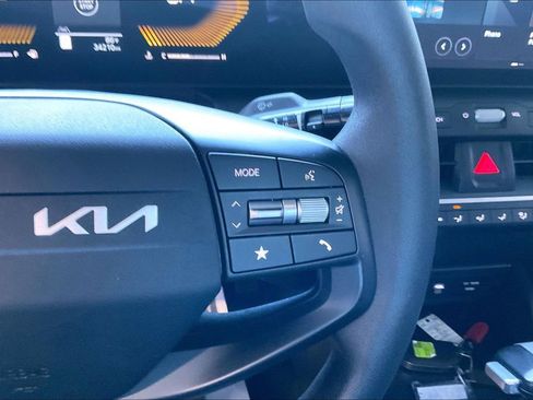 Used 2025 Kia K4 FWD image 9