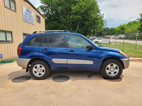 Used 2004 Toyota RAV4 2WD image 2