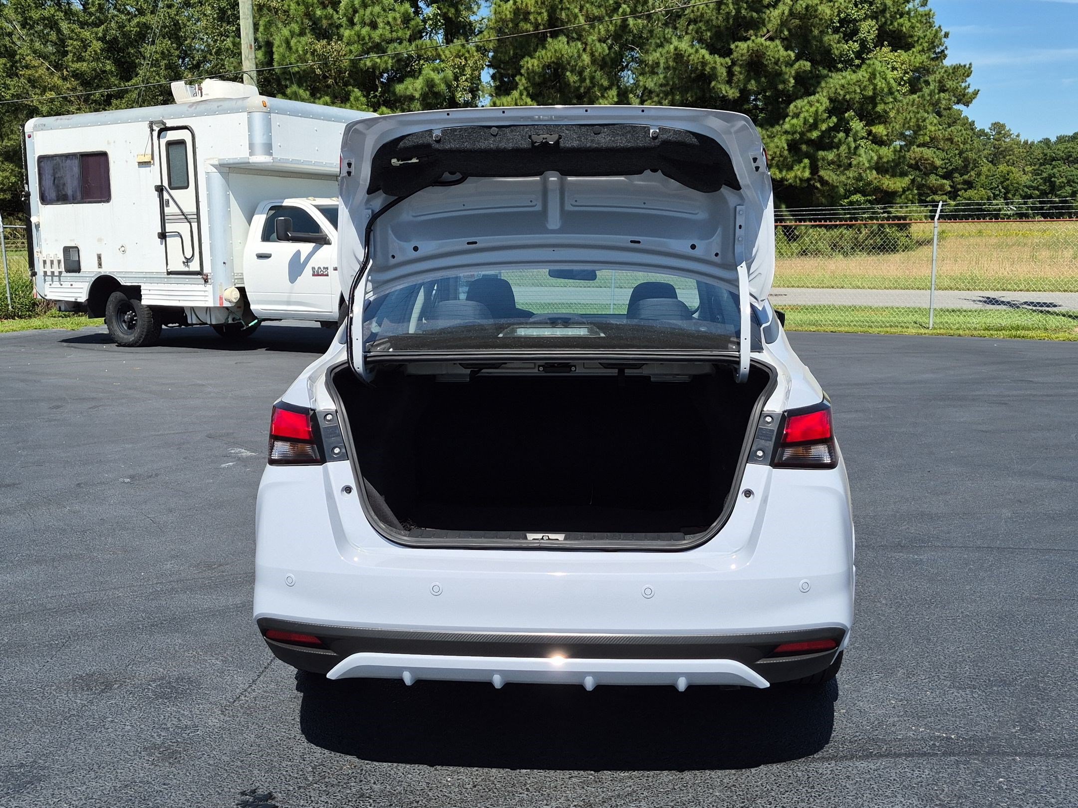 Used 2025 Nissan Versa SV w/ Trunk Package FWD image 31