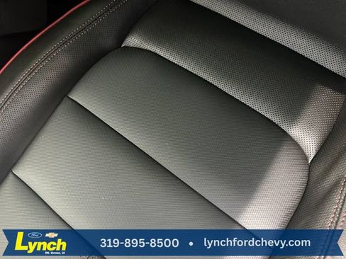 Used 2025 Chevrolet TrailBlazer RS w/ Convenience Package AWD/4WD image 8