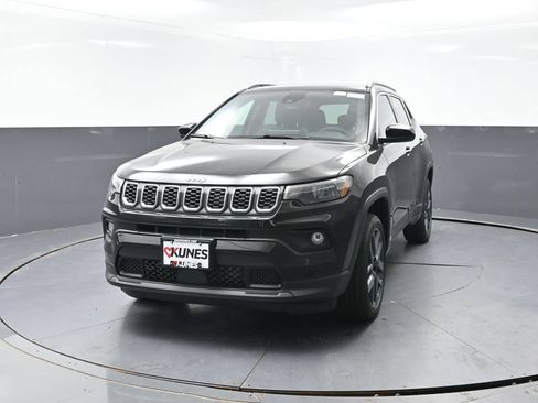 New 2026 Jeep Compass Latitude AWD/4WD image 4