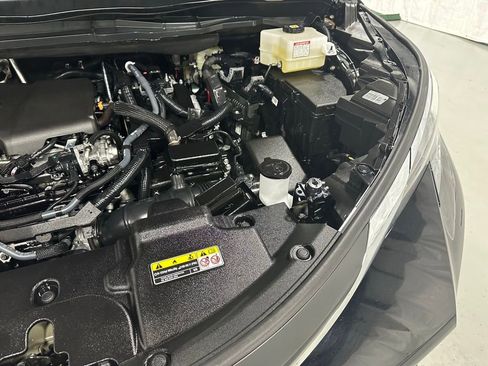 Used 2025 Toyota Sienna XLE image 72