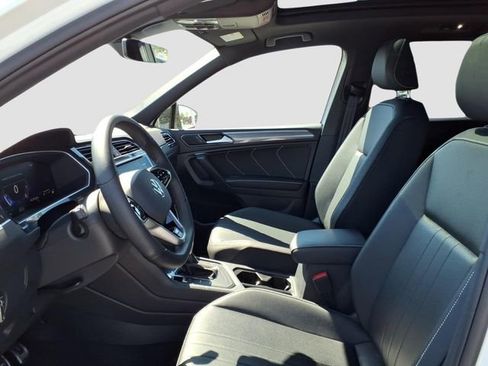 Used 2024 Volkswagen Tiguan SE R-Line image 7