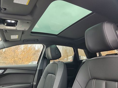 Used 2024 Audi Q4 e-tron Premium Plus image 15