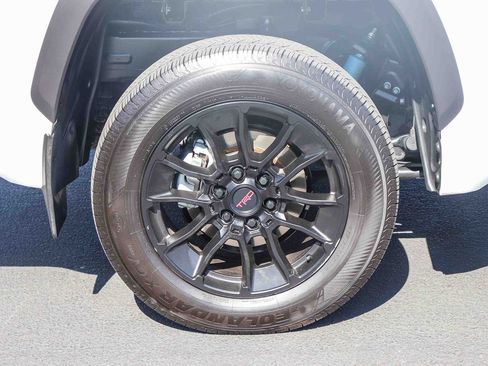 Used 2025 Toyota Tundra Limited w/ TRD Off-Road Package AWD/4WD image 9