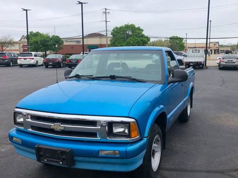 Used 1994 Chevrolet S10 Pickup 2WD Regular Cab image 1
