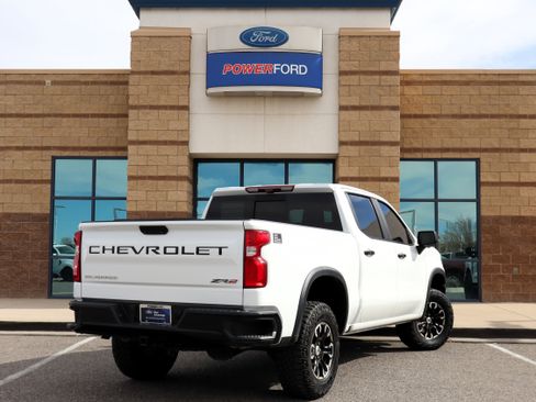 Used 2023 Chevrolet Silverado 1500 ZR2 w/ Technology Package image 6