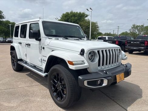 Used 2021 Jeep Wrangler Unlimited Sahara w/ Cold Weather Group image 3