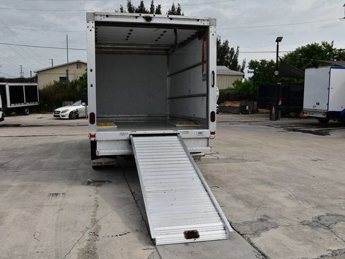 Used 2018 Ford Transit 350 156 DRW RWD image 6