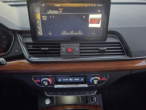 Used 2023 Audi Q5 2.0T Premium w/ Convenience Package image 21