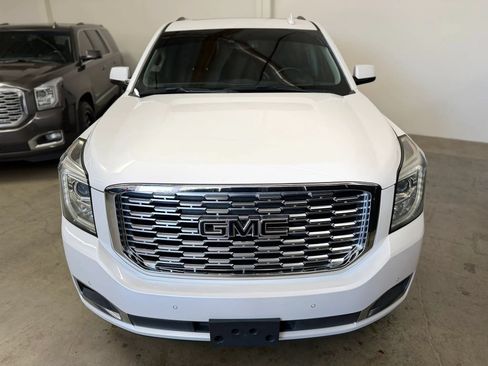 Used 2019 GMC Yukon XL Denali w/ Denali Ultimate Package AWD/4WD image 3