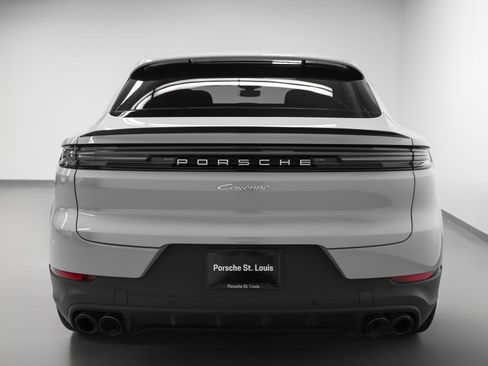 Certified 2024 Porsche Cayenne Coupe AWD/4WD image 11