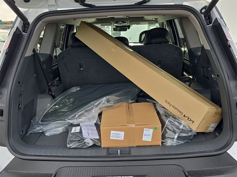 New 2026 Kia EV9 Wind image 12