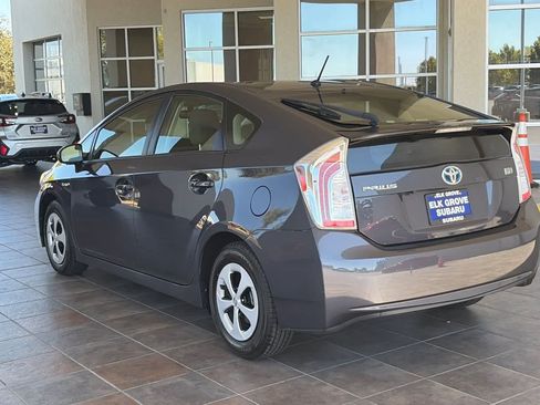 Used 2015 Toyota Prius Two FWD image 3