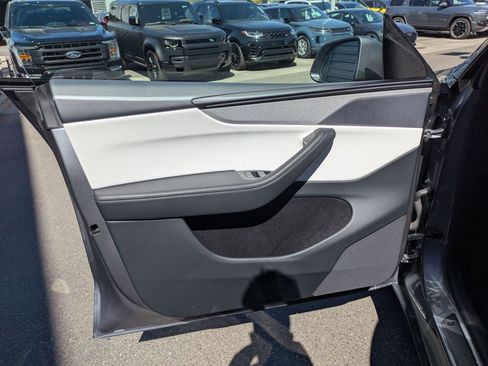 Used 2026 Tesla Model Y AWD image 12