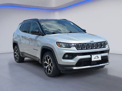 Used 2025 Jeep Compass Limited AWD/4WD image 5