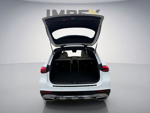Used 2023 Mercedes-Benz GLC 300 4MATIC w/ Exclusive Trim Package image 32