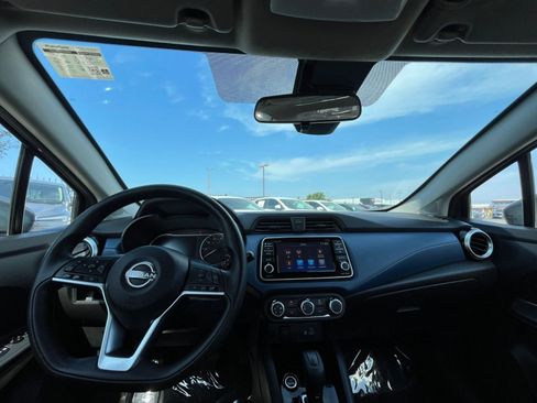 Used 2025 Nissan Versa SV image 33