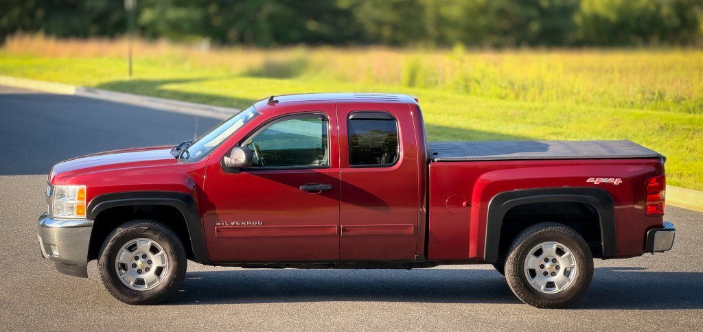 Used 2013 Chevrolet Silverado 1500 LT w/ All-Star Edition AWD/4WD image 3