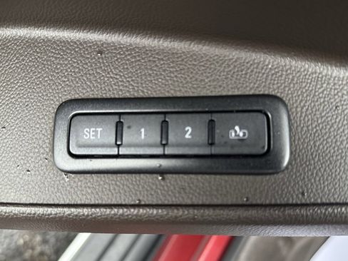 Used 2017 Chevrolet Suburban Premier image 25