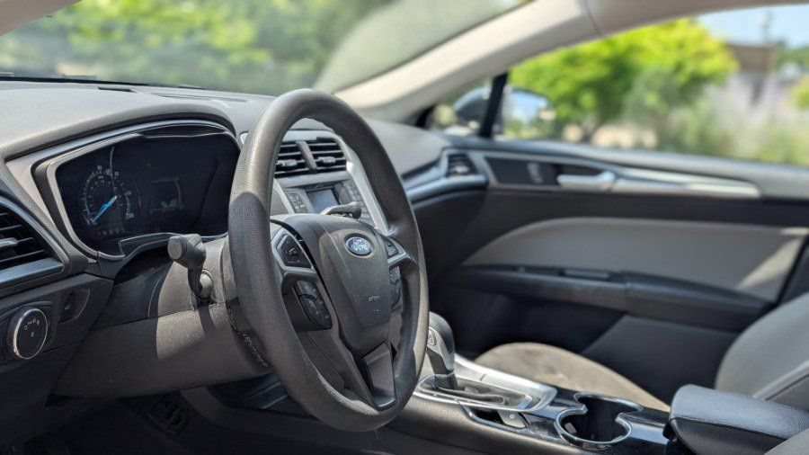 Used 2015 Ford Fusion S FWD image 10