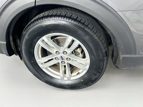 Used 2023 Ford Explorer XLT w/ Equipment Group 202A image 11