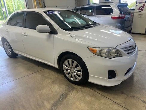 Used 2013 Toyota Corolla LE FWD image 1