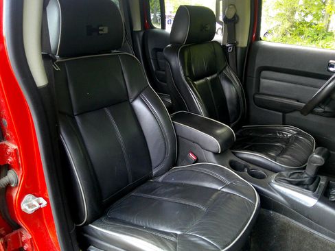 Used 2009 HUMMER H3 X image 31