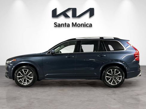 Used 2018 Volvo XC90 T5 Momentum image 2
