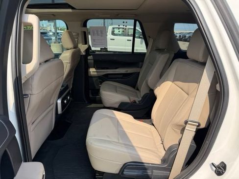 Used 2023 Ford Expedition XLT AWD/4WD image 18