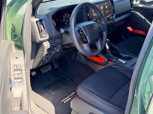 Used 2025 Nissan Frontier PRO-4X w/ Pro Convenience Package image 10