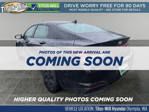 Used 2022 Hyundai Elantra SEL w/ Convenience Package image 3