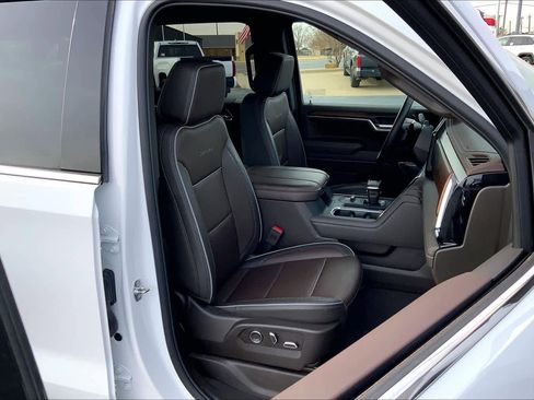 Used 2024 GMC Sierra 1500 Denali w/ Technology Package image 9