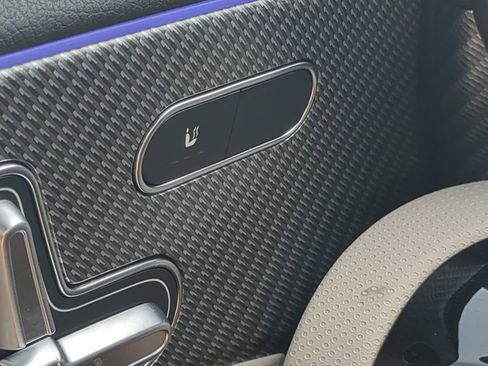 Used 2025 Mercedes-Benz CLA 250 image 11