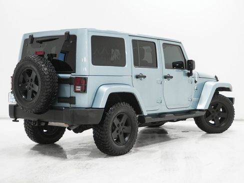 Used 2012 Jeep Wrangler Unlimited Sahara image 7