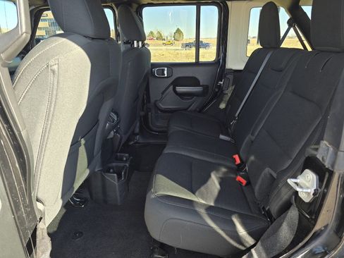 Used 2020 Jeep Wrangler Unlimited Sport image 14