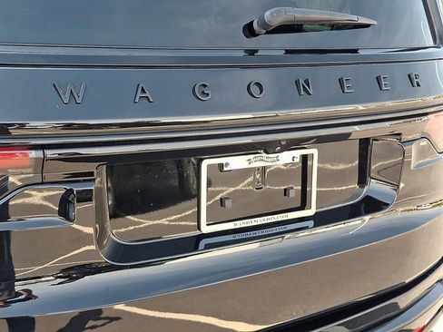 Used 2024 Jeep Wagoneer Series II AWD/4WD image 30