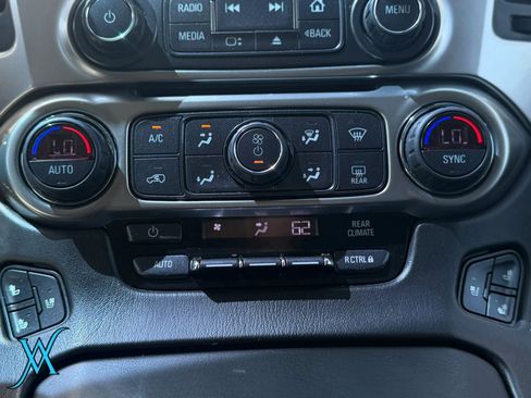 Used 2019 Chevrolet Suburban Premier AWD/4WD image 33