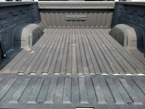 Used 2025 GMC Sierra 1500 SLT w/ SLT Premium Plus Package AWD/4WD image 9