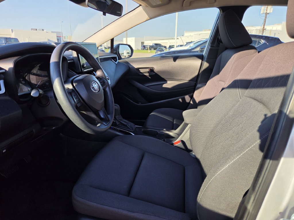Used 2025 Toyota Corolla LE FWD image 25