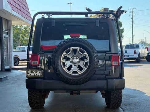 Used 2017 Jeep Wrangler Unlimited Rubicon w/ Cold Weather Group AWD/4WD image 4