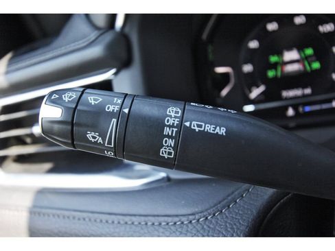 Used 2024 GMC Yukon Denali RWD image 18