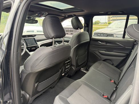 Certified 2024 Jeep Grand Cherokee Laredo X w/ Luxury Tech Group I AWD/4WD image 19