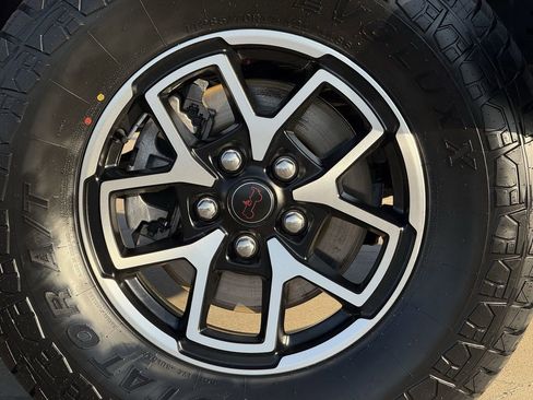 Used 2025 Jeep Wrangler Unlimited Rubicon w/ Convenience Group image 9