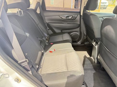 Used 2018 Nissan Rogue S image 18