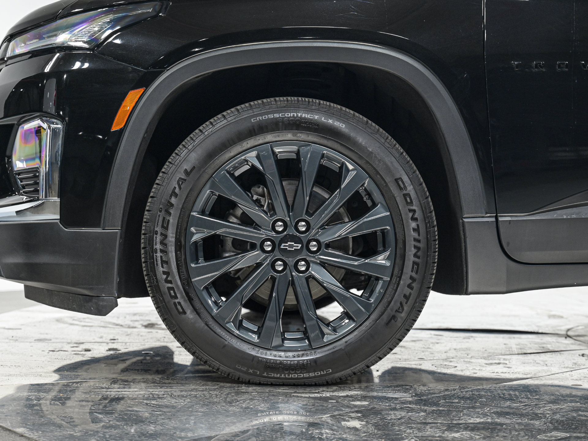 Used 2023 Chevrolet Traverse RS w/ LPO, Floor Liner Package AWD/4WD image 3