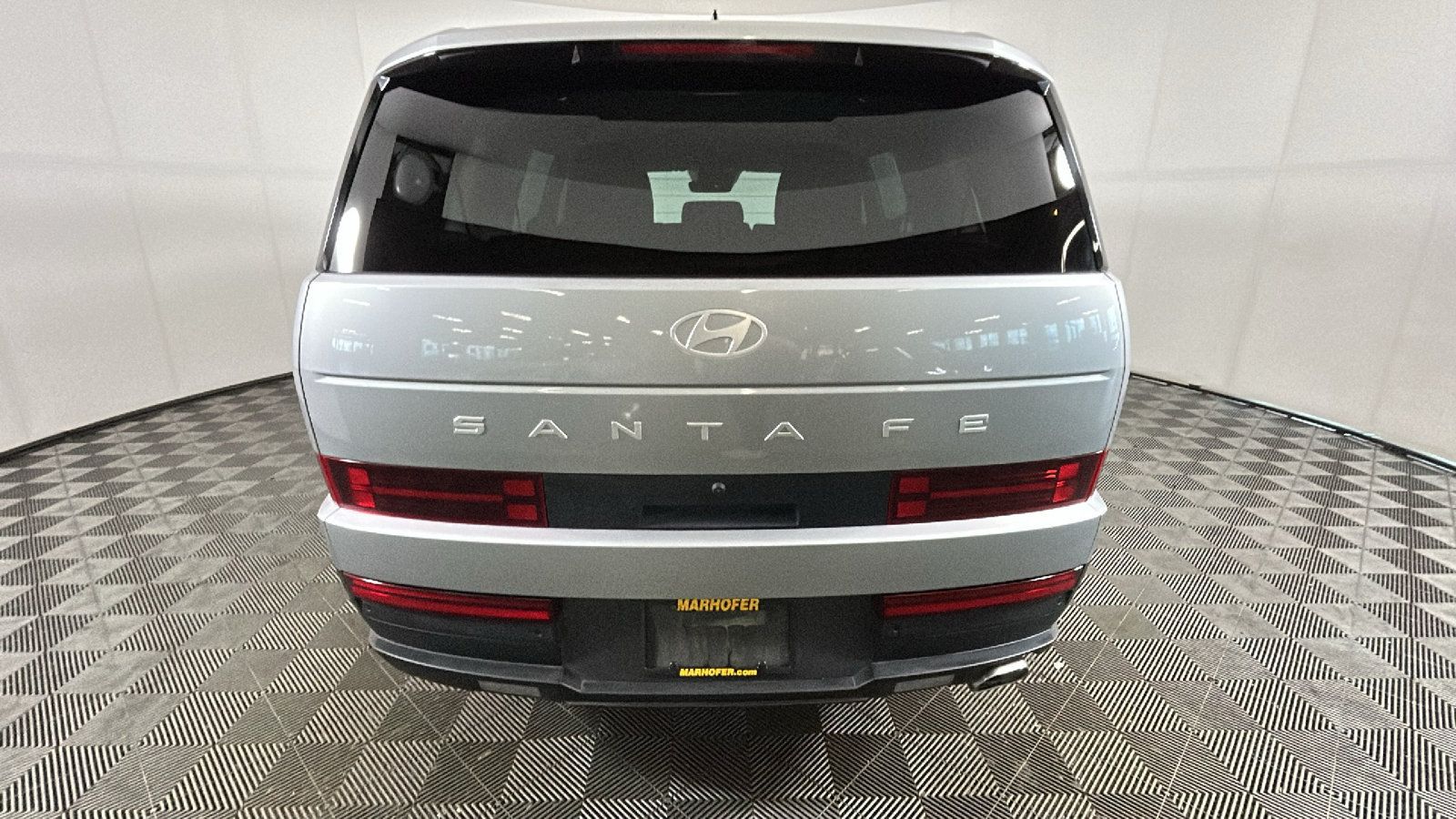 Used 2025 Hyundai Santa Fe SE FWD image 4
