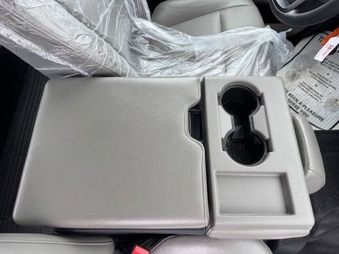 Used 2022 Ford F250 XL w/ Power Equipment Group AWD/4WD image 46