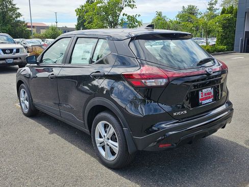 New 2025 Nissan Kicks Play S image 4